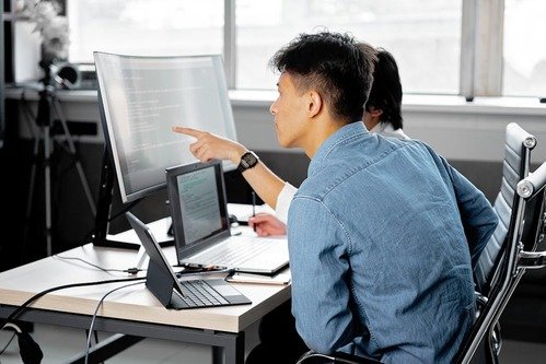 Building Scalable Web Applications for Growing Businesses